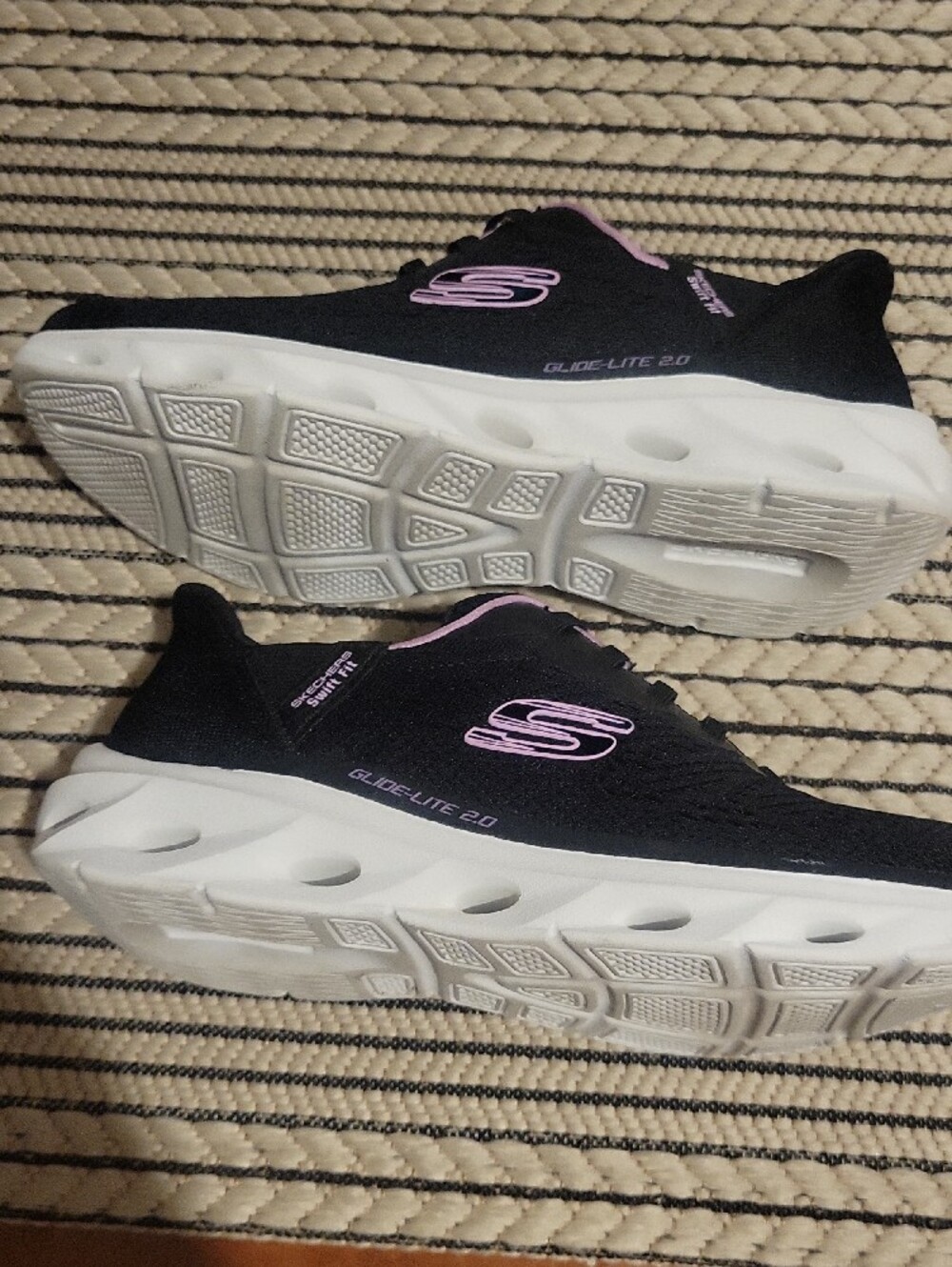 Skechers Swift Fit Shoe - Picture 4 of 7
